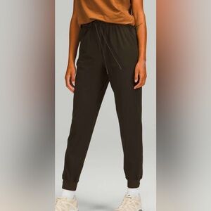 Lululemon Stretch High-Rise Jogger Size 2